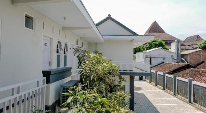 Jembel Capital O 1475 Oemah Jawa Family Residence מראה חיצוני תמונה