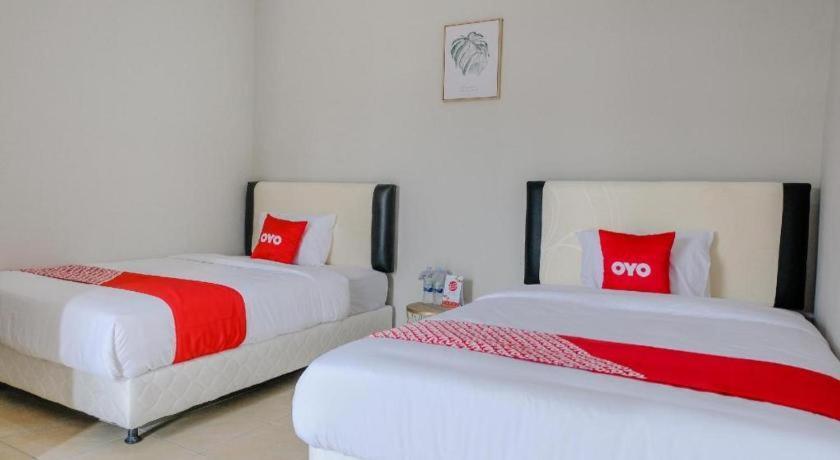 Jembel Capital O 1475 Oemah Jawa Family Residence מראה חיצוני תמונה