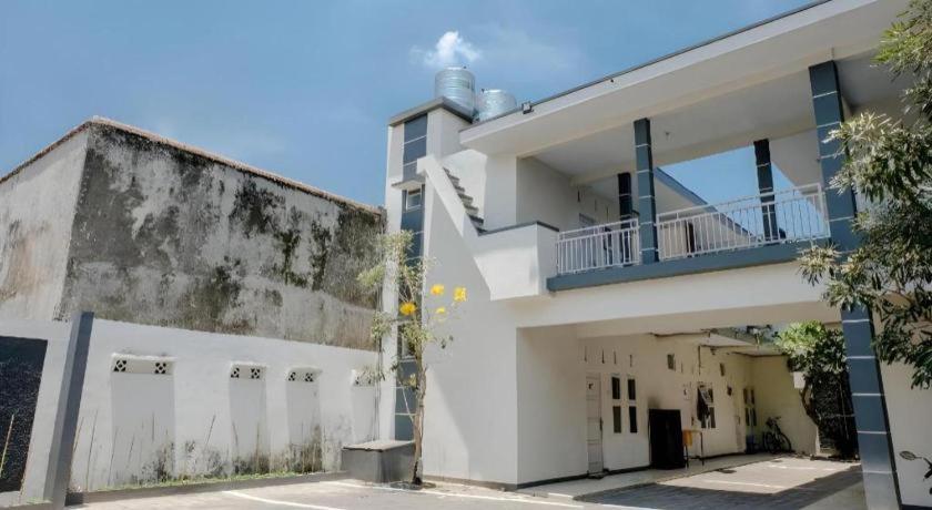 Jembel Capital O 1475 Oemah Jawa Family Residence מראה חיצוני תמונה