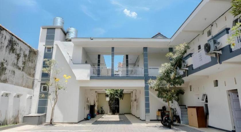 Jembel Capital O 1475 Oemah Jawa Family Residence מראה חיצוני תמונה